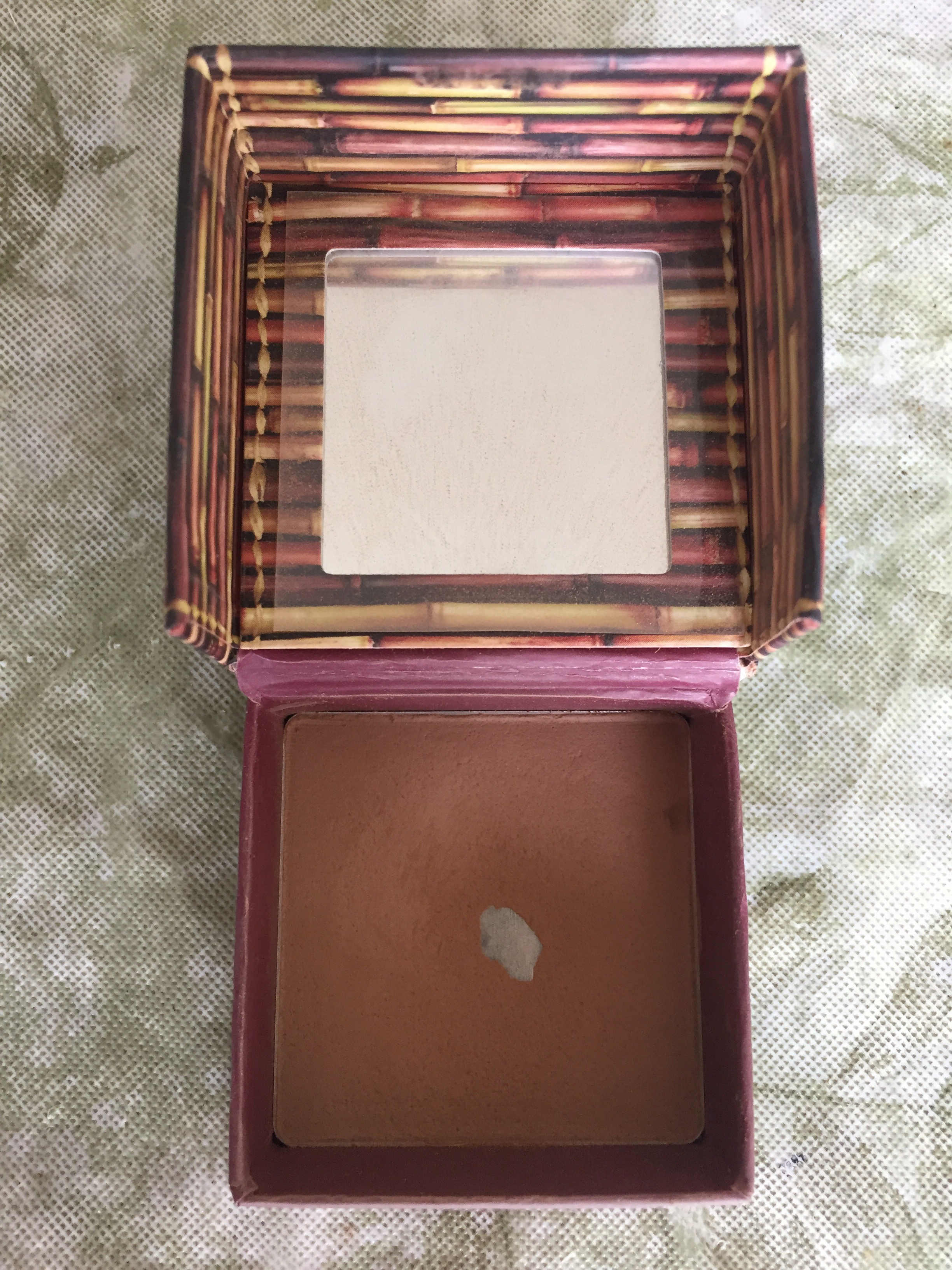 Inside Hoola Bronzer.